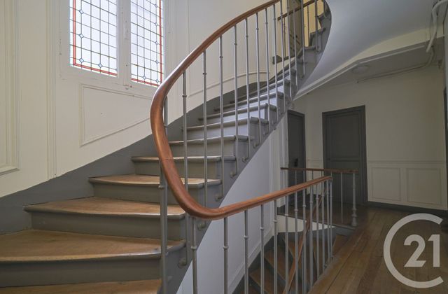Appartement F3 à vendre - 3 pièces - 60.85 m2 - MONTROUGE - 92 - ILE-DE-FRANCE - Century 21 Côté Ecrivains