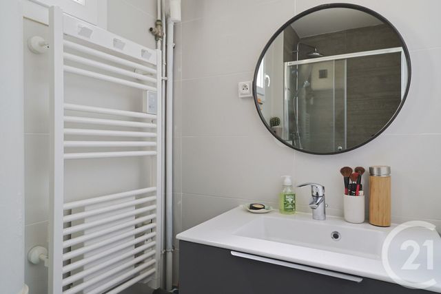 Appartement F3 à vendre - 3 pièces - 60.85 m2 - MONTROUGE - 92 - ILE-DE-FRANCE - Century 21 Côté Ecrivains