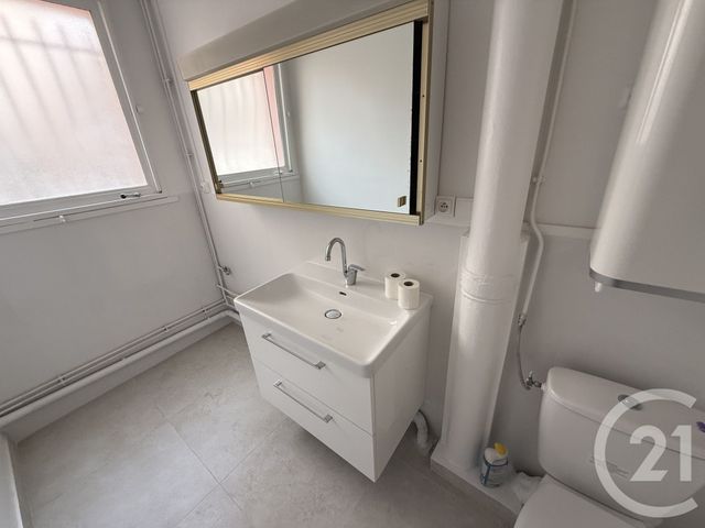 Appartement F4 à louer - 4 pièces - 63.79 m2 - MONTROUGE - 92 - ILE-DE-FRANCE - Century 21 Côté Ecrivains