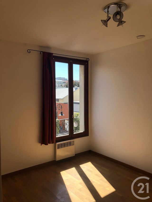 Appartement F3 à louer - 3 pièces - 41.36 m2 - MONTROUGE - 92 - ILE-DE-FRANCE - Century 21 Côté Ecrivains
